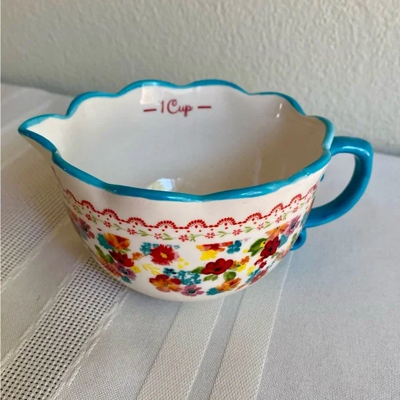 The Pioneer Woman Measuring Cup Set - Picture 7 of 16